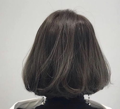 告別羊毛卷，擁抱“奶茶發(fā)” 2023年最洋氣的發(fā)型潮流